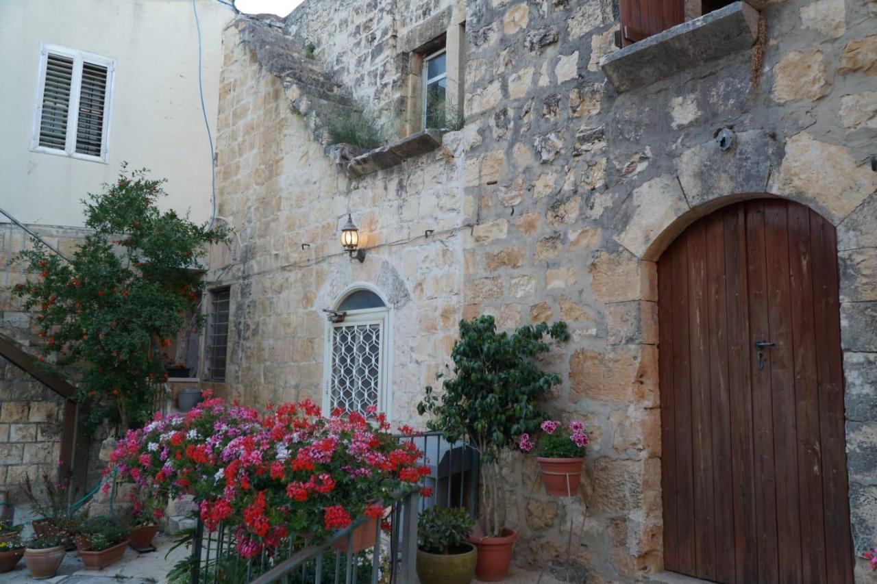 Mi'Ilya Chocolate House Guest House Kültér fotó